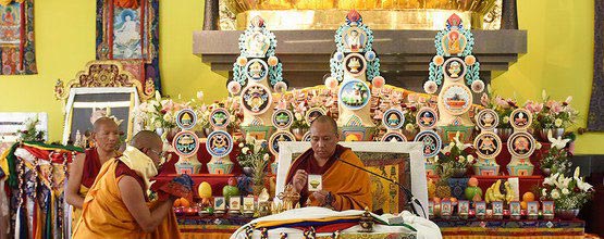 Czcigodny Sangter Rinpocze prowadzi siódme Kagju Mynlam Polska