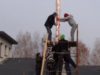 Umieszczanie "drzewa życia" w stupie Kjabdzie Tengi Rinpoczego