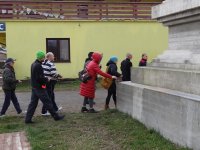 Umieszczanie "drzewa życia" w stupie Kjabdzie Tengi Rinpoczego